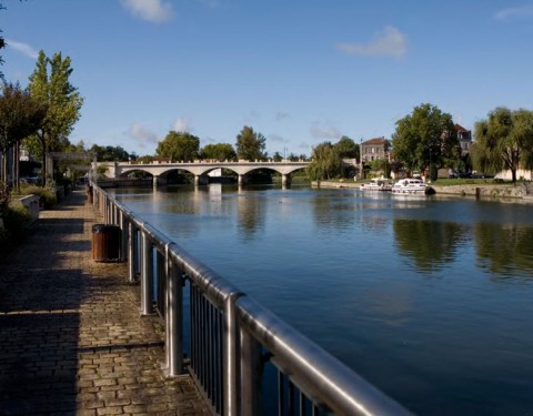 VISIT COGNAC